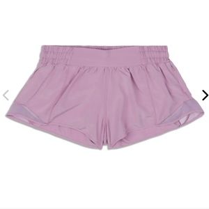 Lululemon hotty hot low rise shorts